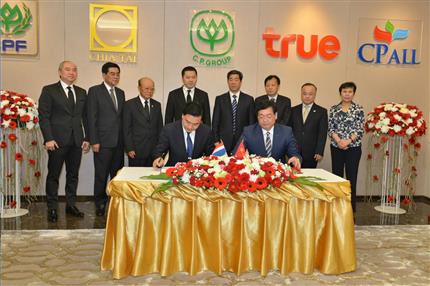 Chen Run’er met with Thai Deputy Prime Minister SomkidJatusripitak and witnessed the signing between HNCA and CP Group，Thai Smile Airways and Nok Airlines